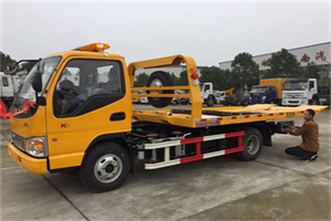 阆中哪里有拖车服务