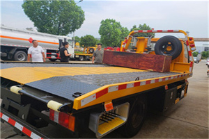 阆中附近拖车电话号码服务