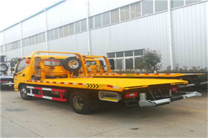 阆中附近拖车救援搭电